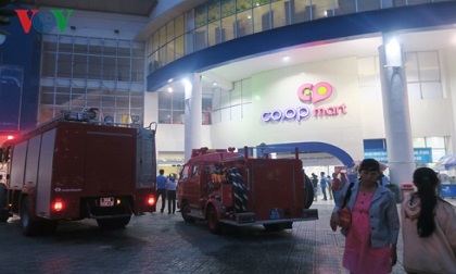 Siêu thị CoopMart Phan Thiết bị hỏa hoạn trong ngày mua sắm đầu năm