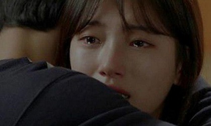 Tỉnh dậy từ cuộc phẫu thuật thập tử nhất sinh, tôi liền mang “quà” tới mừng đám cưới chồng cũ