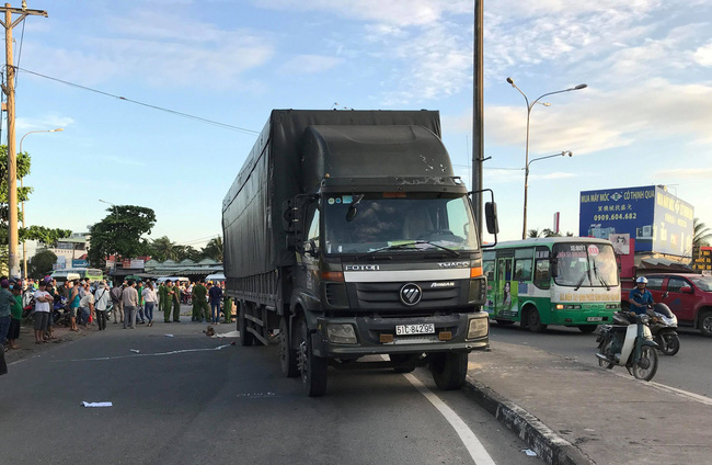 TP.HCM: Thai phụ đi xe máy lên bệnh viện khám thai thì bị xe tải cán tử vong - Ảnh 3.