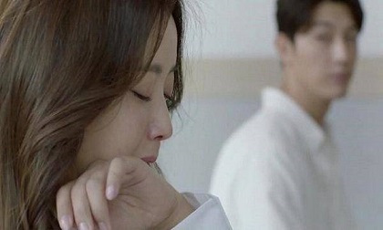 Choáng với cảnh chồng 'sửa điện' giúp em hàng xóm ngây thơ