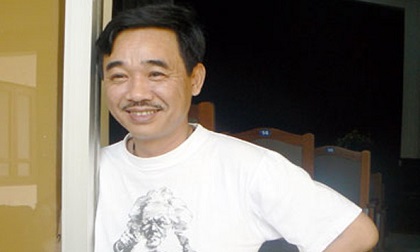 Tiết lộ cuộc sống kỳ lạ của người đàn ông “uy lực” nhất trong dàn Táo quân: 57 tuổi vẫn ế dài