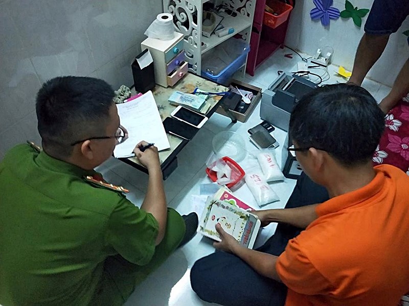 Bắt người tình của Tuân 'bóng ma' cùng số ma túy đá lớn - ảnh 2