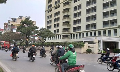 Giải cứu cháu bé bị người cha nghi 'ngáo đá' bế đi