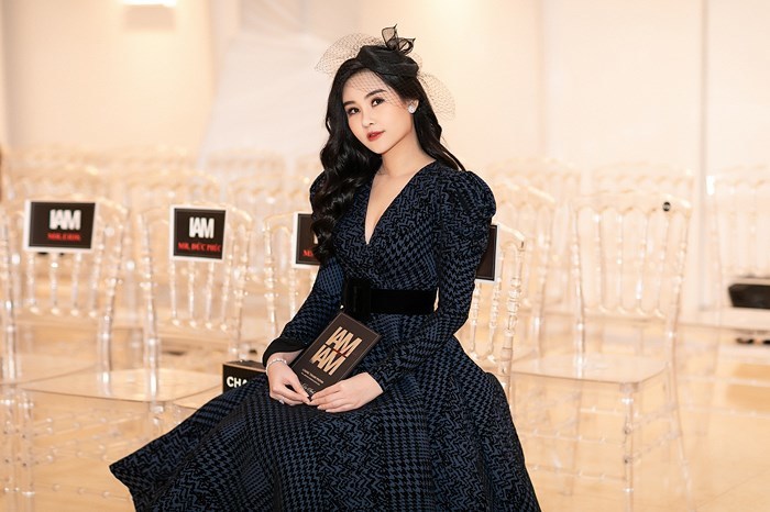 Ngân Anh bị tố thi 'chui' với Ban tổ chức Hoa hậu Liên lục địa Ngân Anh bị tố thi 'chui' với Ban tổ chức Hoa hậu Liên lục địa