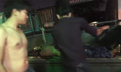 TPHCM: Nhóm giang hồ truy sát, 4 thanh niên nguy kịch tại phòng trọ