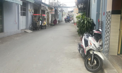 TP HCM: Xe ben lùi trong hẻm, cán chết bé gái 15 tháng tuổi