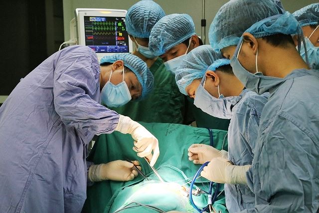 Dấu hiệu những cơn ho 'chết người' cảnh báo ung thư phổi - 2