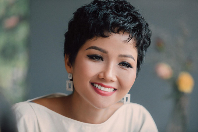 h'hen nie dan dau top hoa hau dep mai voi thoi gian toan cau hinh anh 3