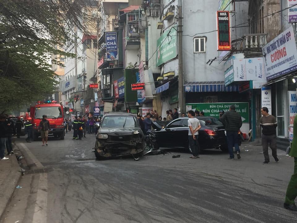 Lộ diện tài xế lái ô tô chạy như bay trên phố HN tông cụ bà tử vong - 1