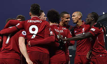 Salah lập cú đúp, Liverpool có 3 điểm sau màn rượt đuổi điên rồ