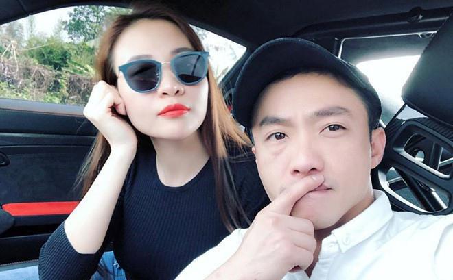 nhung hinh anh qua khu “khong dam nhin lai” cua vo chua cuoi cuong dola - 1