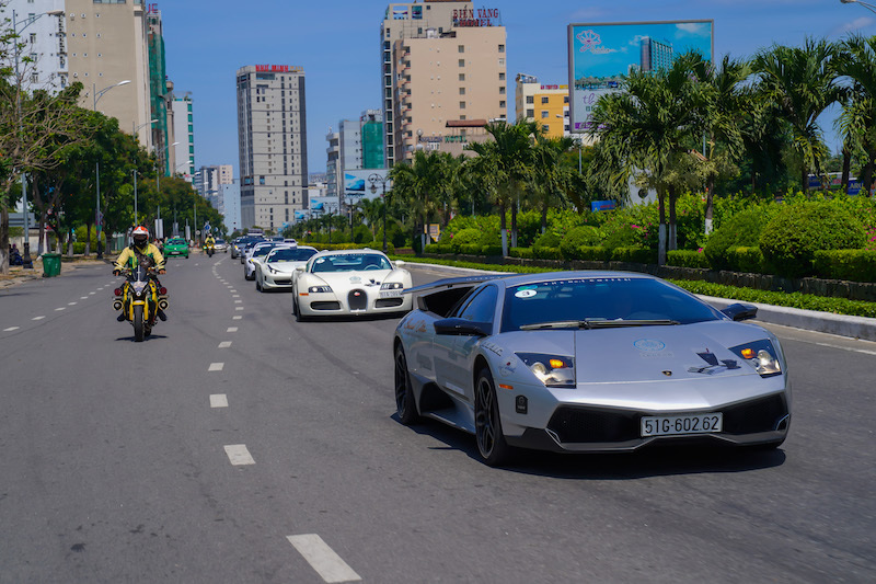 Giữa tâm bão ly hôn vợ, Đặng Lê Nguyên Vũ vẫn chơi siêu xe?