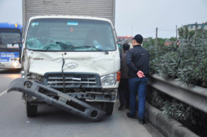 Xác định nguyên nhân ban đầu vụ xe tải tông đoàn viếng nghĩa trang liệt sĩ làm 8 người chết Xác định nguyên nhân ban đầu vụ xe tải tông đoàn viếng nghĩa trang liệt sĩ làm 8 người chết