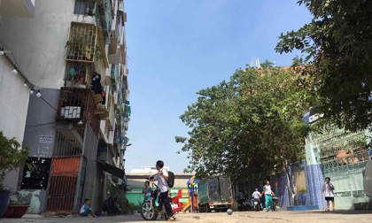 Chung cư nghiêng 45 cm ở TP.HCM: 'Tôi mua căn hộ này với giá 100 cây vàng, vậy mà...'