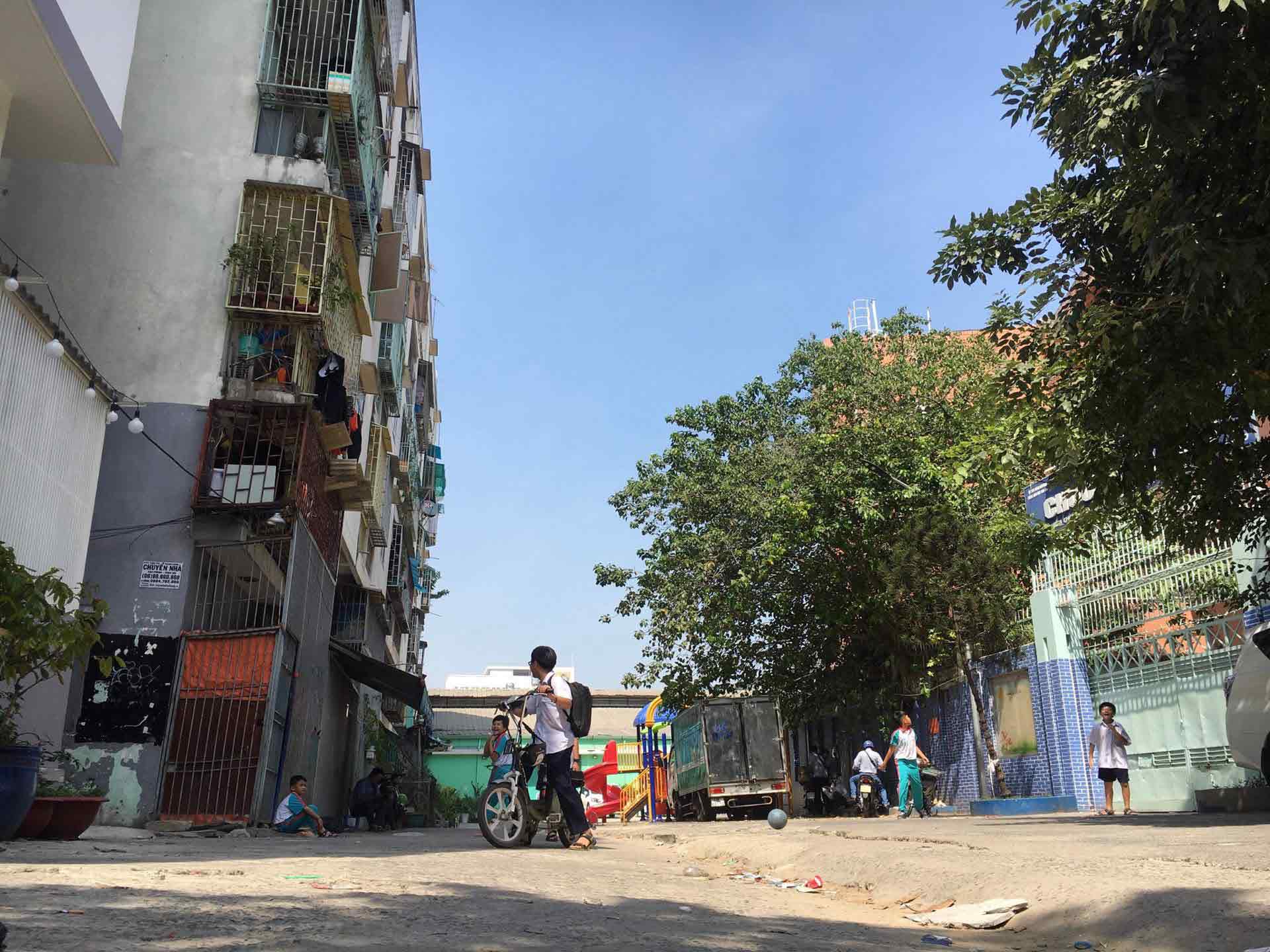 chung cu nghieng 45 cm o tp.hcm: 
