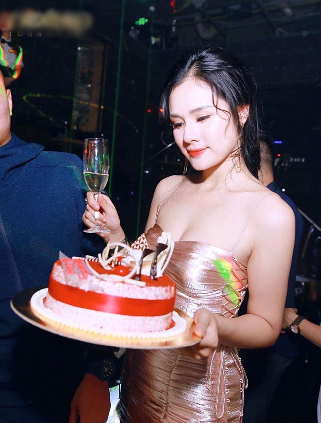 cuoc song sang chanh, toan hang hieu cua 3 bong hong phia sau duy manh, van thanh, trong dai hinh anh 18