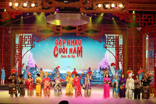 Táo Quân 2019: Tóc của Cô Đẩu - Công Lý qua 16 năm đã đến hồi rực rỡ thế này