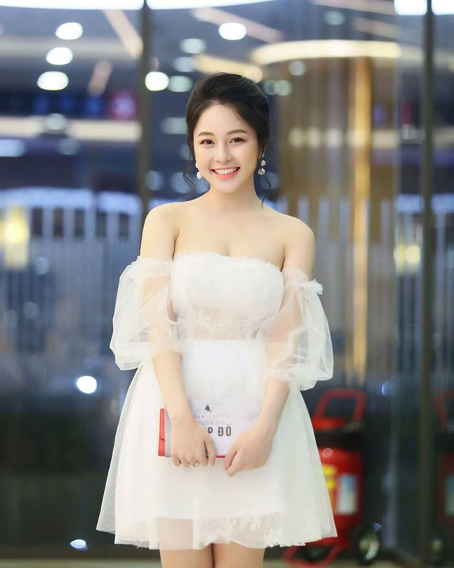 Nhan sắc nóng bỏng của hai hot girl tham gia Táo quân 2019