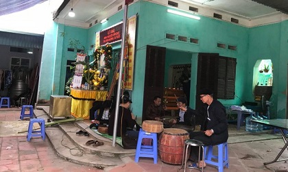 Vụ tài xế taxi nghi bị cứa cổ trước sân Mỹ Đình: Người vợ đang mang thai sốc nặng, suy sụp sau khi nghe tin
