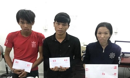 Bắt 'ổ' buôn bán ma túy tại nhà không số ở quận 12