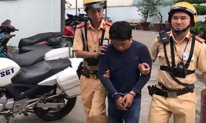CSGT nổ súng truy bắt tên cướp như phim hành động lúc nửa đêm
