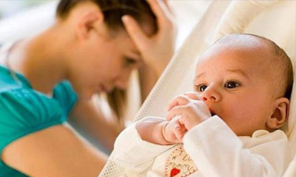 Tin tưởng giao con cho mẹ chồng để đi làm, ngày thấy cảnh tượng ấy tôi khóc thét