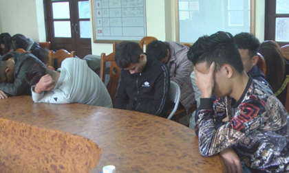 Mở tiệc tất niên, nhóm 'dân chơi' đất mỏ vào phòng 'quý tộc' xài ma túy