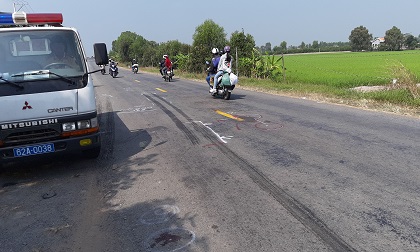 Về quê ăn Tết, vợ chồng bị xe chở bia cán thương vong