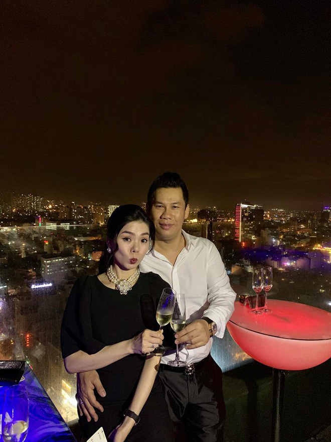 Cuộc hôn nhân 8 năm của Lệ Quyên và đại gia phòng trà - Ảnh 1. Cuộc hôn nhân 8 năm của Lệ Quyên và đại gia phòng trà - Ảnh 1.