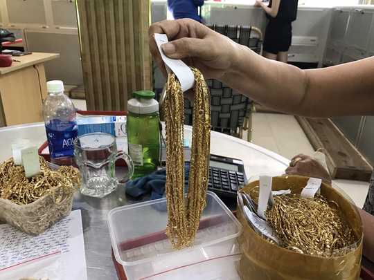 Nữ chủ tiệm mất 455 lượng vàng quá bất ngờ về kẻ trộm