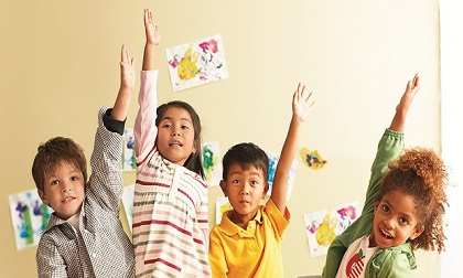 Môi trường giáo dục khác nhau ảnh hưởng thế nào tới sự phát triển của trẻ?