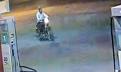 Dân treo thưởng 50 triệu cho người cấp tin về kẻ giết nhân viên cây xăng