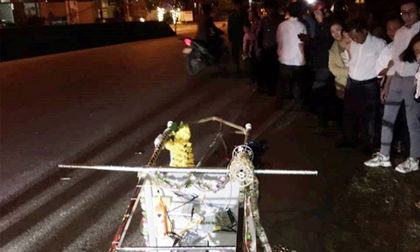 Thiếu tá lái xe hơi tông đoàn rước kiệu, 4 người thương vong