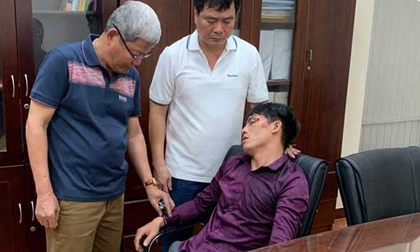 Hai người dân giao nộp 1,2 tỷ từ vụ cướp trạm thu phí Dầu Giây