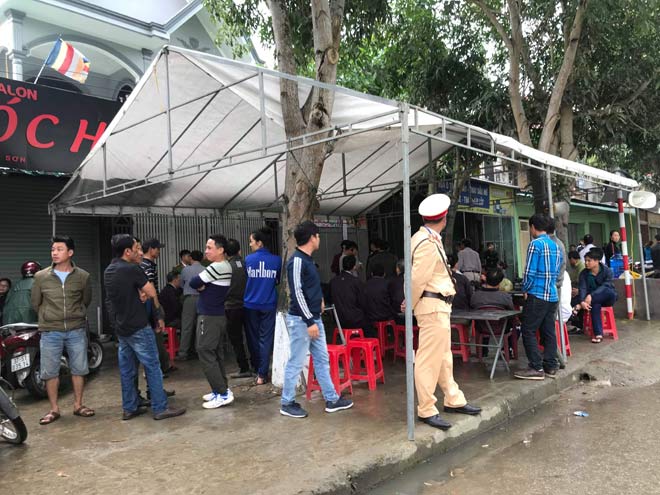 Cán bộ ngân hàng giết bố đẻ, chém mẹ và em gái trọng thương - 1