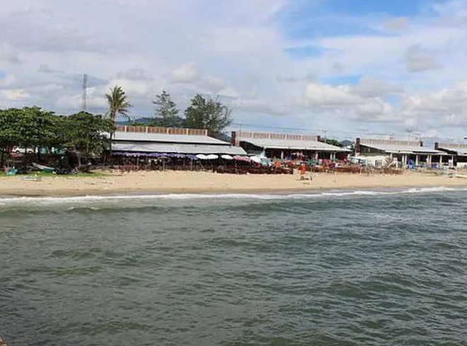 hai xac nam khong dau cung dau mot phu nu bat ngo noi len o bai bien thai lan hinh anh 2