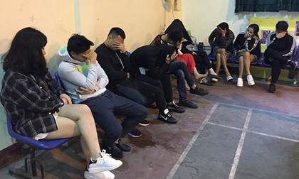 12 nam thanh nữ tú rủ nhau vào nhà nghỉ 'thác loạn' ngày đầu năm