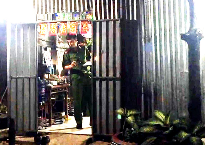 Chu nha dam chet khach moi tai tiec nhau sau le dinh hon hinh anh 1