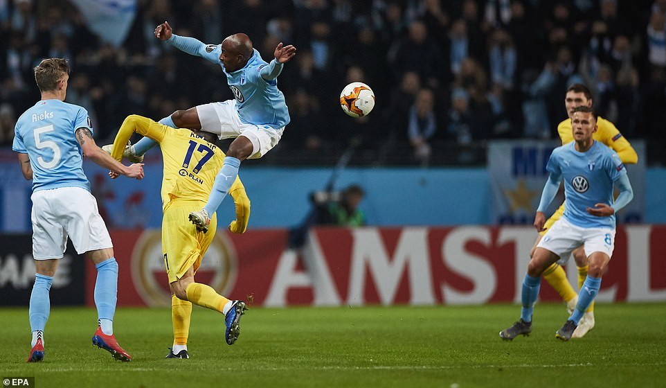 Chelsea đặt một chân vào vòng 1/8 Europa League