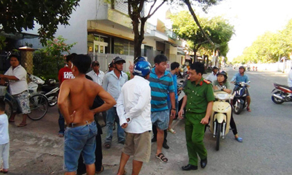 Kinh hoàng côn đồ truy sát người dân giữa ban ngày