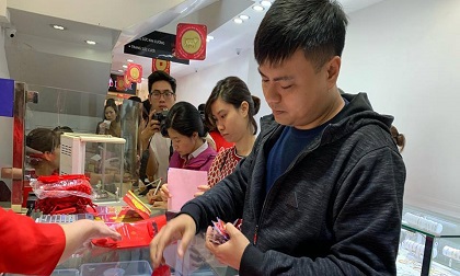 Giá vàng hôm nay 17/2: Đỉnh giá, cao nhất tháng này