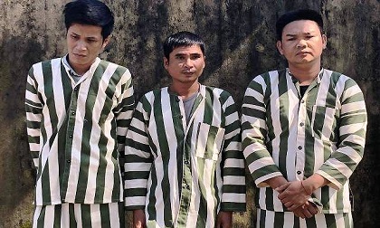 'Nam thanh nữ tú' vào quán karaoke mở 'tiệc' ma túy