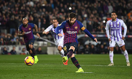 Lionel Messi lập công giúp Barca chật vật giành 3 điểm