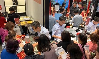 Giá vàng hôm nay 18/2: Chạm đỉnh cao, tiếp tục bứt phá