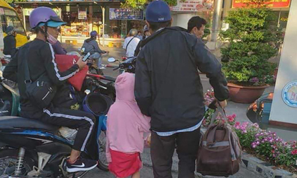 Chuyện ông bố đơn thân bị lừa mất tiền chữa bệnh cho con gái, phải nhặt ve chai đổi vé xe về quê gây xúc động