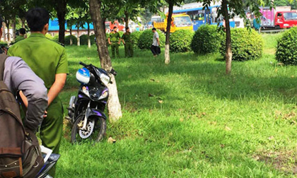 Đang dạo chơi với con, bố bị đâm chết vì bà bán vé số hô “bắt cóc trẻ em”