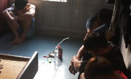 6 đối tượng mở 'đại tiệc' ma túy trong phòng ngủ