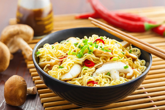 Ăn một bát mì, gan cần 32 ngày giải độc? Có 3 điều cần chú ý khi ăn mì để không hại sức khỏe Ăn một bát mì, gan cần 32 ngày giải độc? Có 3 điều cần chú ý khi ăn mì để không hại sức khỏe