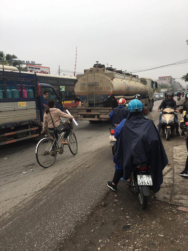 Vụ nữ sinh bị xe bồn cán qua khi lên bệnh viện chăm mẹ: Nạn nhân đã tử vong, bạn trai bị sang chấn tâm lý - Ảnh 2. Vụ nữ sinh bị xe bồn cán qua khi lên bệnh viện chăm mẹ: Nạn nhân đã tử vong, bạn trai bị sang chấn tâm lý - Ảnh 2.