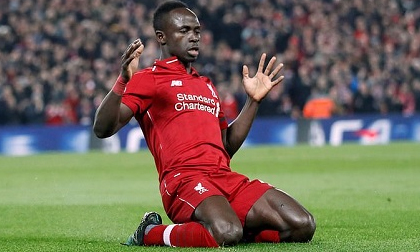 Mane và Van Dijk cùng lập cú đúp, Liverpool vùi dập đối thủ không thương tiếc